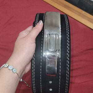 Lever Powerlifting Black Belt